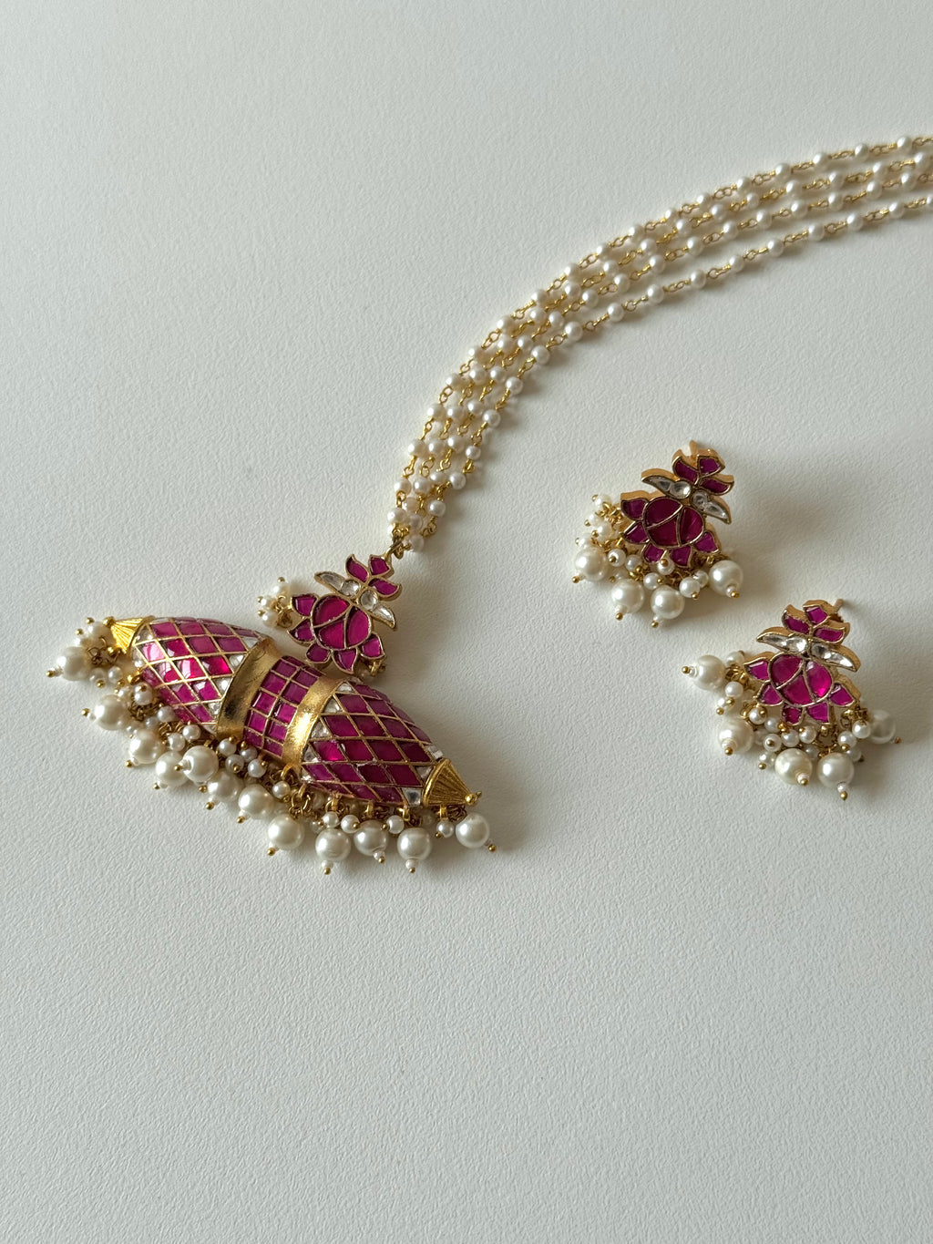 Amulet Necklace (Pink)